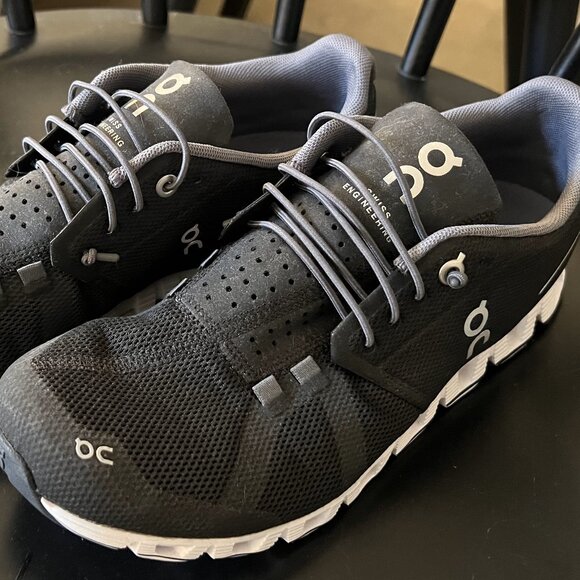 On Cloud 6 black (size 9W) - Picture 1 of 1